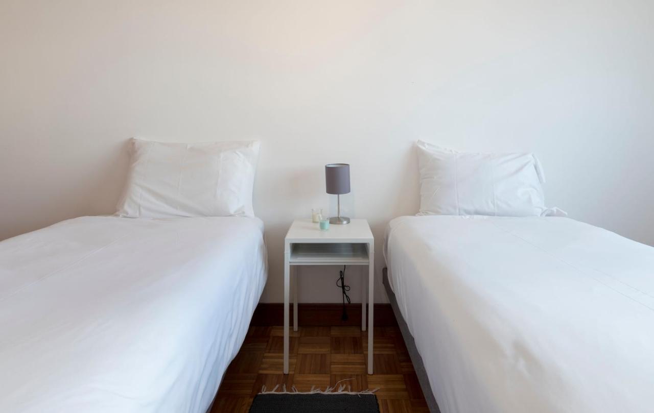 Lovelystay - Charming 3Br Flat W/ Free Parking In Devesas Віла-Нова-де-Гая Екстер'єр фото